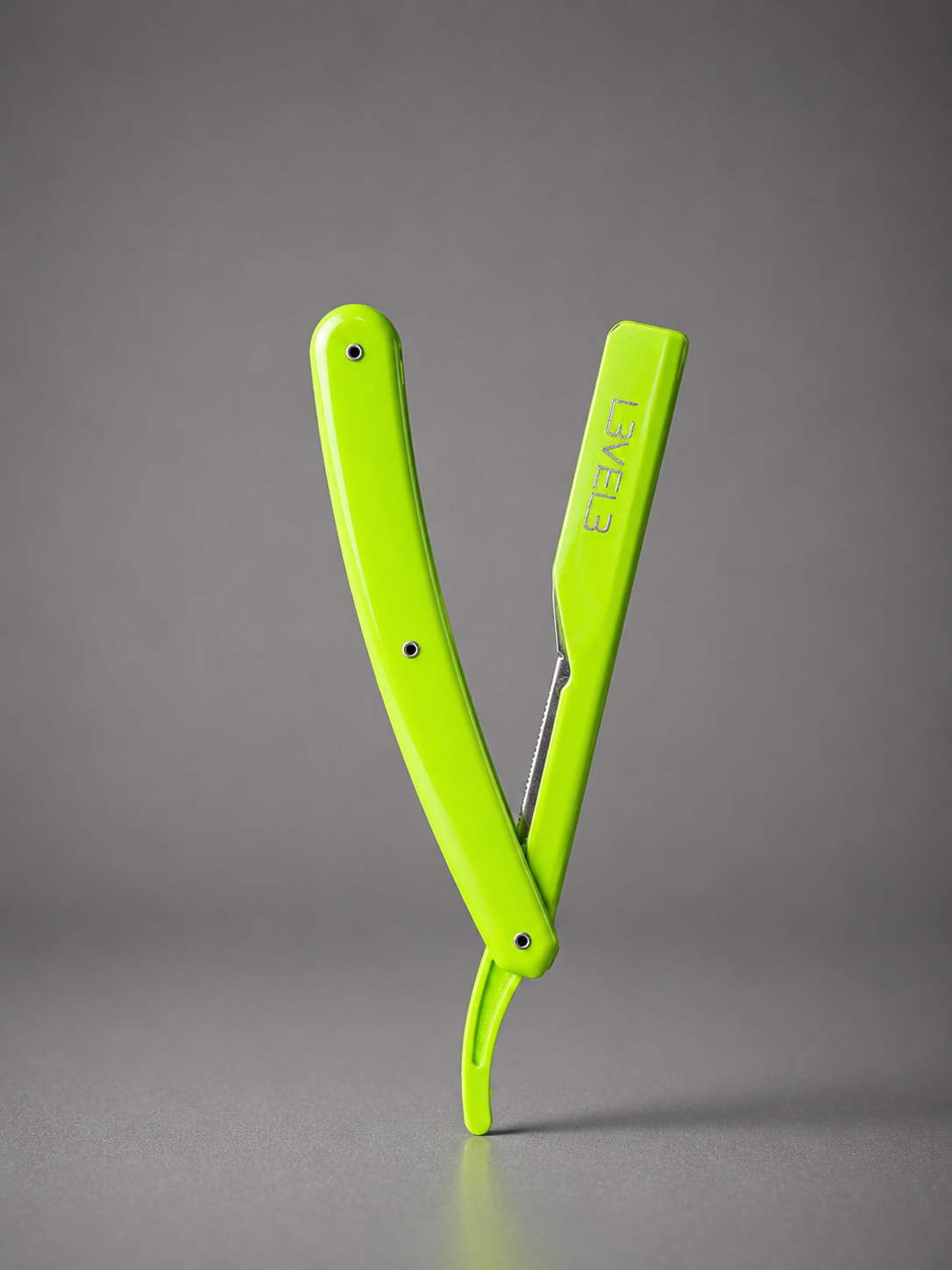 L3VEL3 Straight Razor – Green